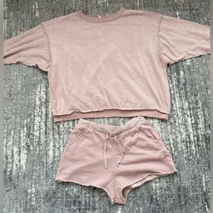Neutral Pink Free people set Shorts and over sized sweater Size:Large